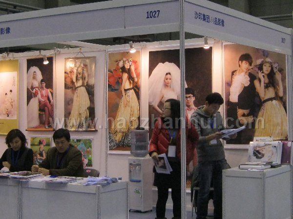 义乌婚纱摄影器材展_义乌举办首届婚纱摄影器材展览会(2)